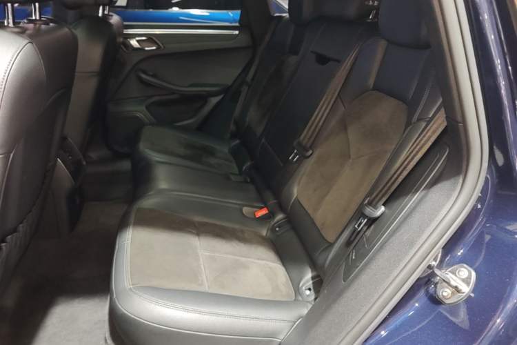 Used Porsche Macan 2020 Macan 2.0T Left Rear Seat