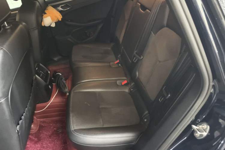 Used Porsche Macan 2020 Macan 2.0T Left Rear Seat