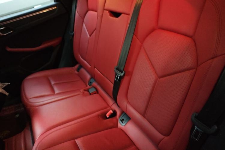 Used Porsche Macan 2020 Macan 2.0T Left Rear Seat