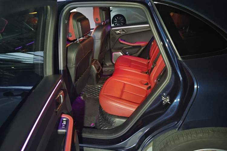Used Porsche Macan 2020 Macan 2.0T Left Rear Seat