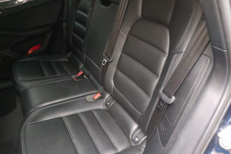 Used Porsche Macan 2020 Macan 2.0T Left Rear Seat