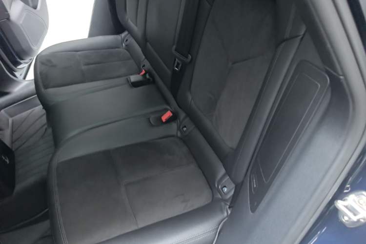Used Porsche Macan 2020 Macan 2.0T Left Rear Seat