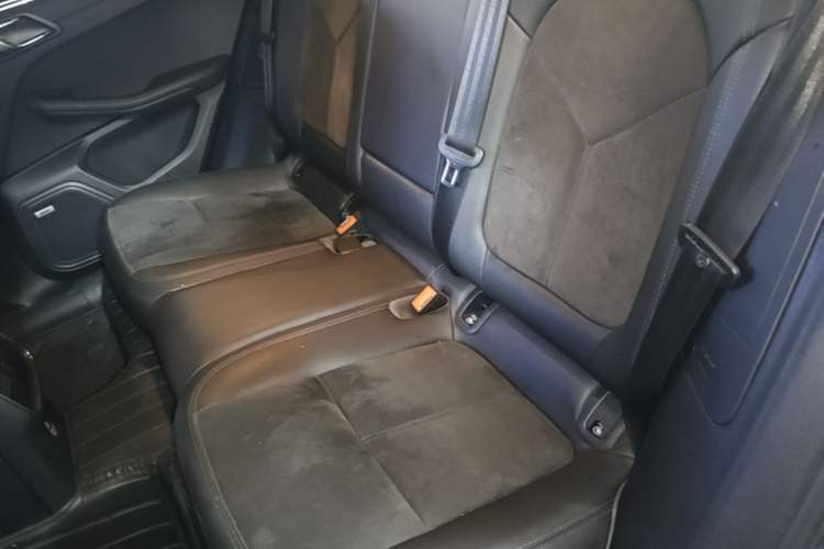 Used Porsche Macan 2020 Macan 2.0T Left Rear Seat