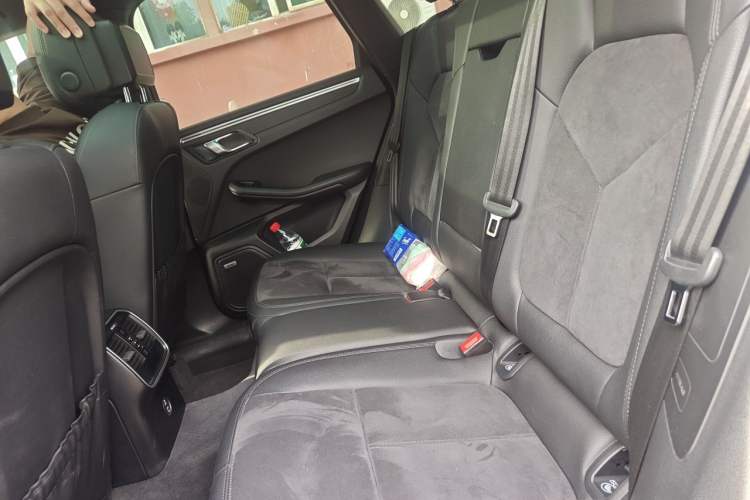 Used Porsche Macan 2020 Macan 2.0T Left Rear Seat