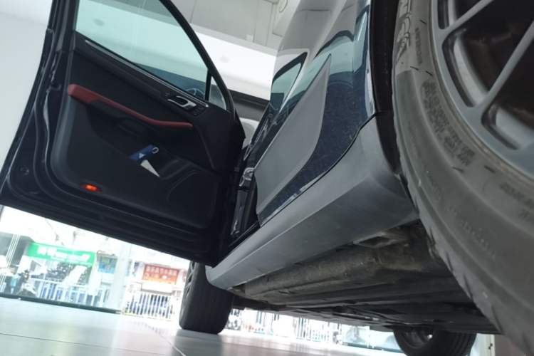 Used Porsche Macan 2020 Macan 2.0T Left Side Sill