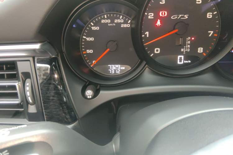 Used Porsche Macan 2020 Macan GTS 2.9T Odometer Close Up