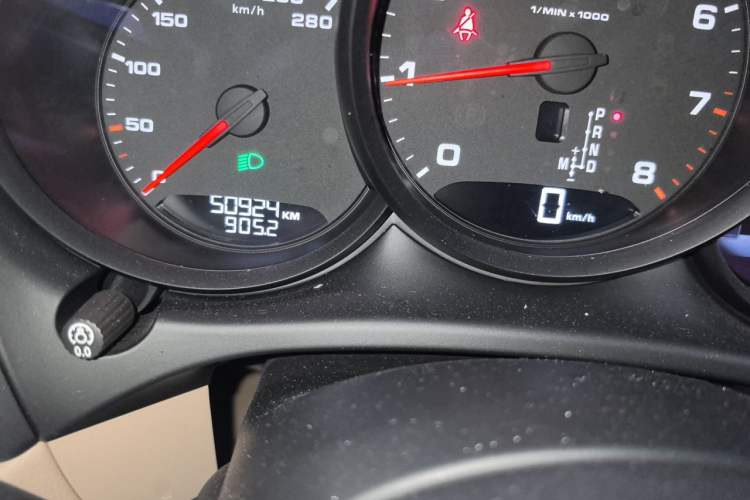 Used Porsche Macan 2020 Macan 2.0T Odometer Close Up