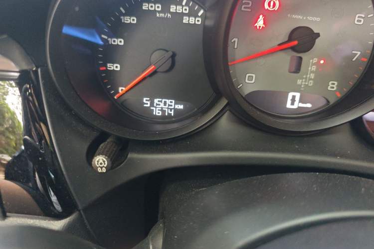 Used Porsche Macan 2020 Macan S 3.0T Odometer Close Up