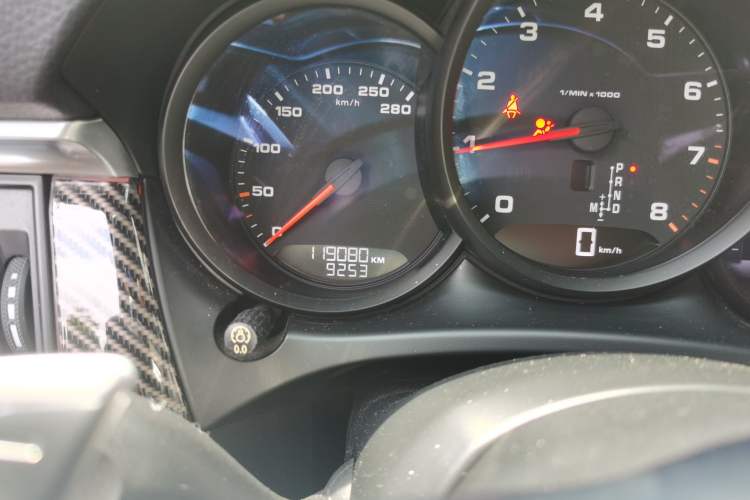 Used Porsche Macan 2020 Macan 2.0T Odometer Close Up
