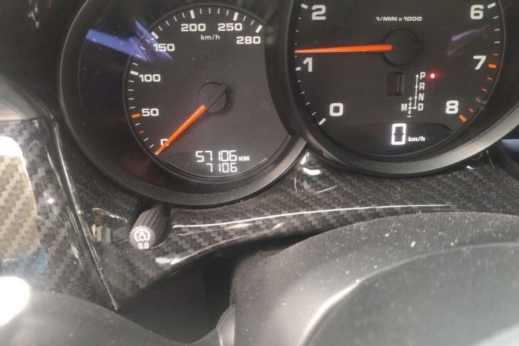 Used Porsche Macan 2020 Macan 2.0T Odometer Close Up