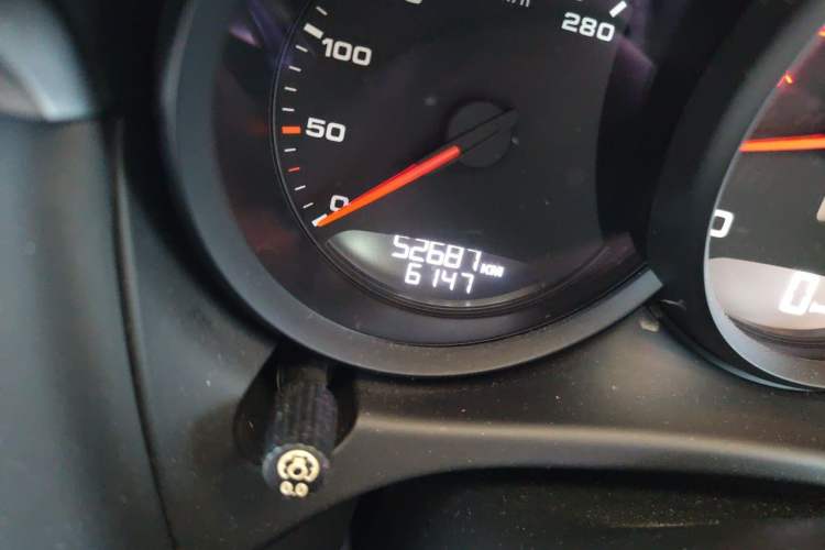Used Porsche Macan 2020 Macan 2.0T Odometer Close Up