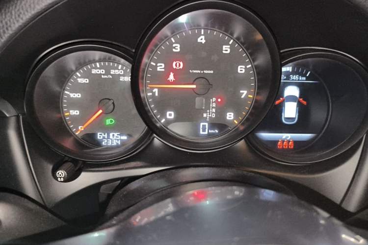 Used Porsche Macan 2020 Macan 2.0T Odometer Close Up