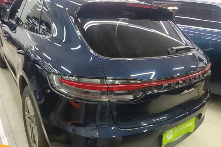 Used Porsche Macan 2020 Macan 2.0T Rear Left 45 Deg
