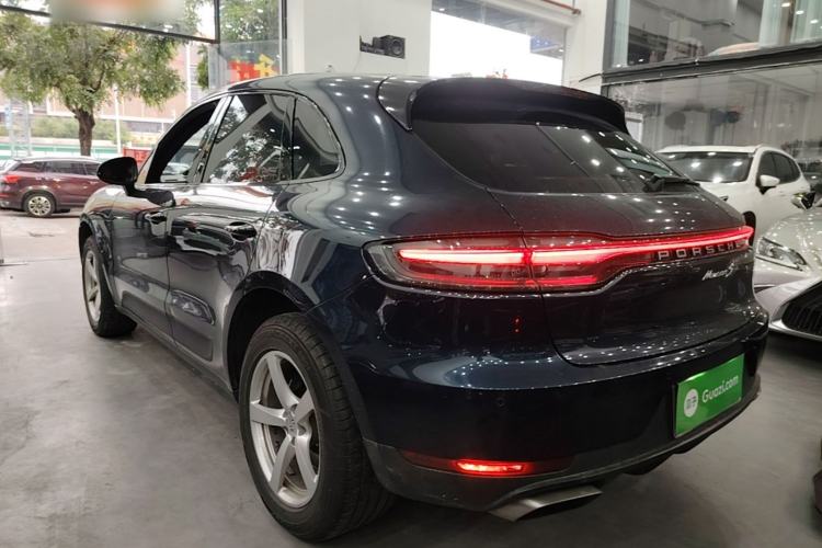 Used Porsche Macan 2020 Macan 2.0T Rear Left 45 Deg