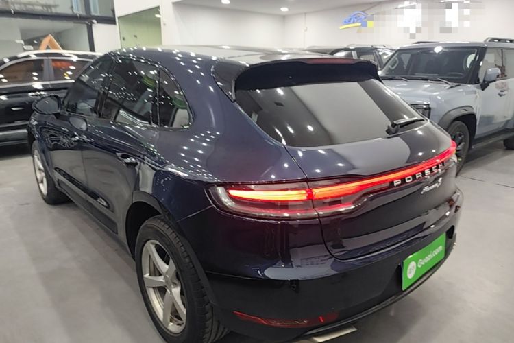 Used Porsche Macan 2020 Macan 2.0T Rear Left 45 Deg