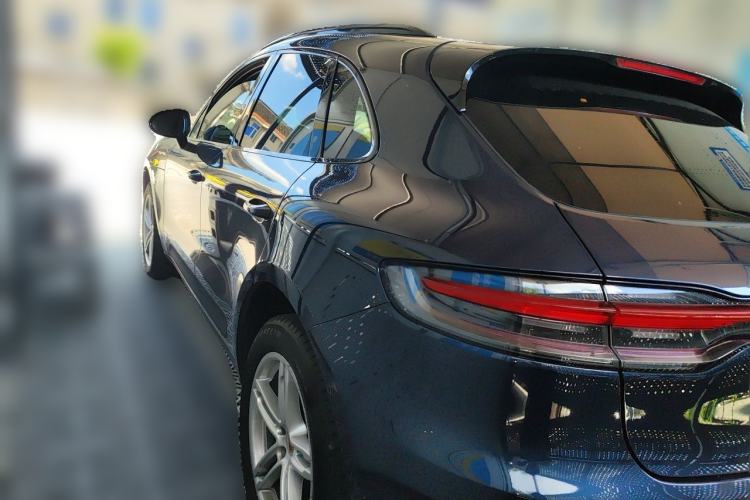 Used Porsche Macan 2020 Macan 2.0T Rear Left 45 Deg