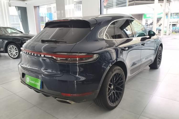 Used Porsche Macan 2020 Macan 2.0T Rear Right 45 Deg