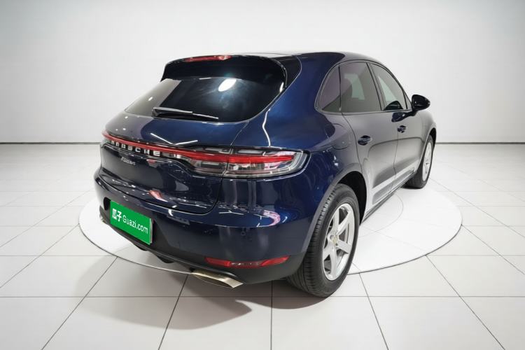 Used Porsche Macan 2020 Macan 2.0T Rear Right 45 Deg