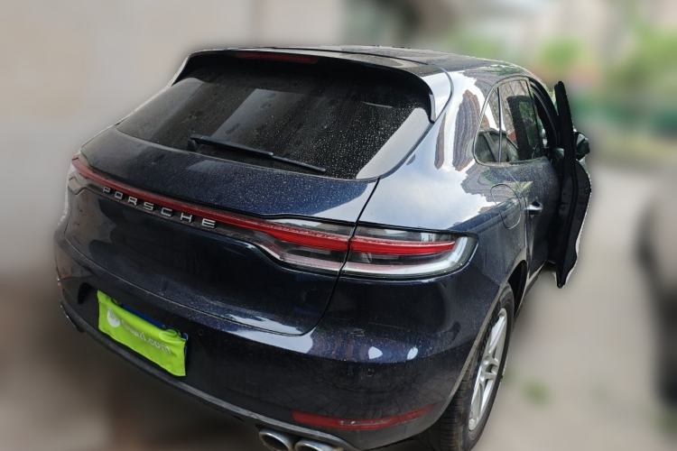Used Porsche Macan 2020 Macan 2.0T Rear Right 45 Deg