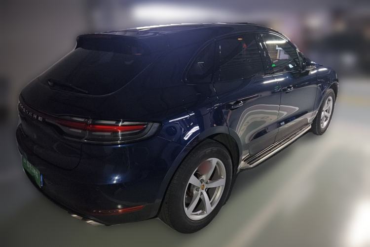 Used Porsche Macan 2020 Macan 2.0T Rear Right 45 Deg