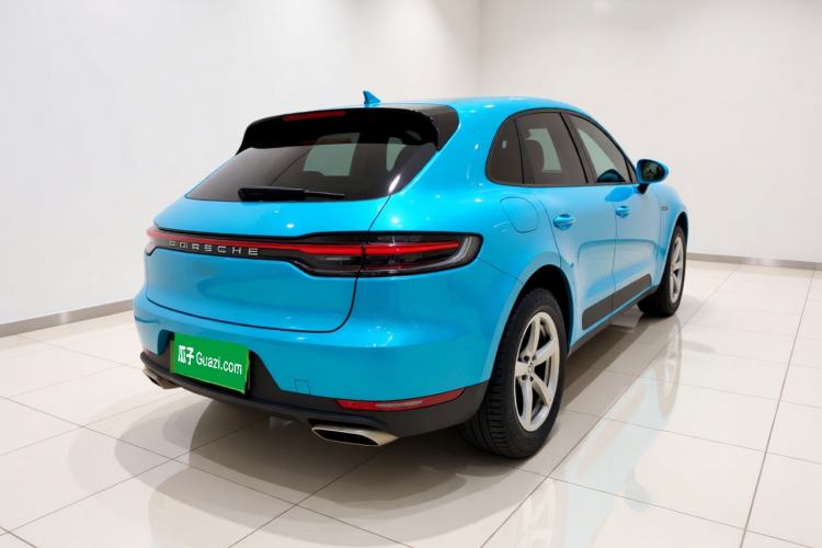 Used Porsche Macan 2020 Macan 2.0T Rear Right 45 Deg