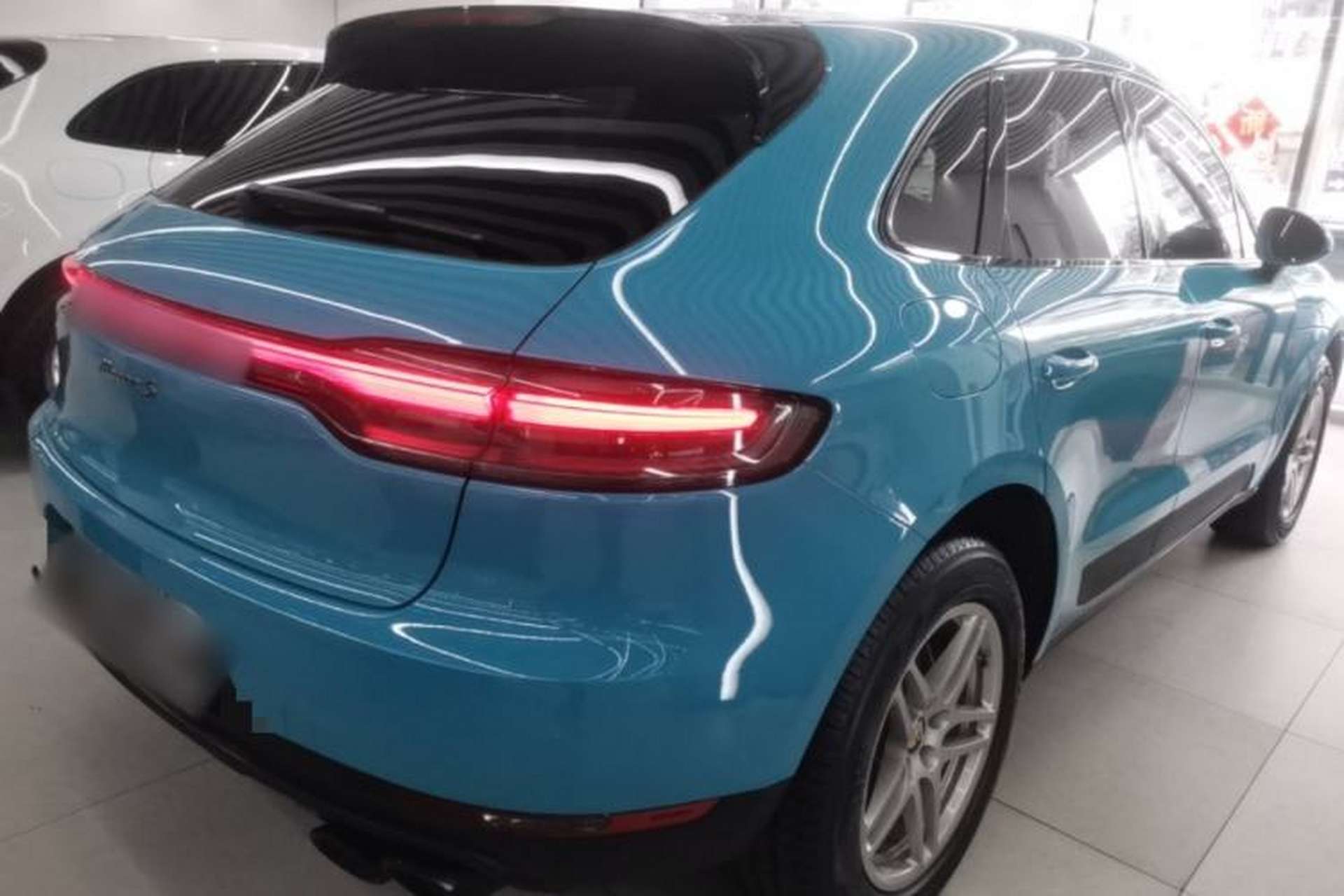 Used Porsche Macan 2020 Macan 2.0T Rear Right 45 Deg