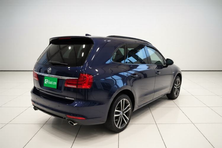 Used Porsche Macan 2020 Macan 2.0T Rear Right 45 Deg