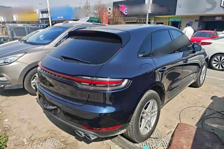 Used Porsche Macan 2020 Macan 2.0T Rear Right 45 Deg