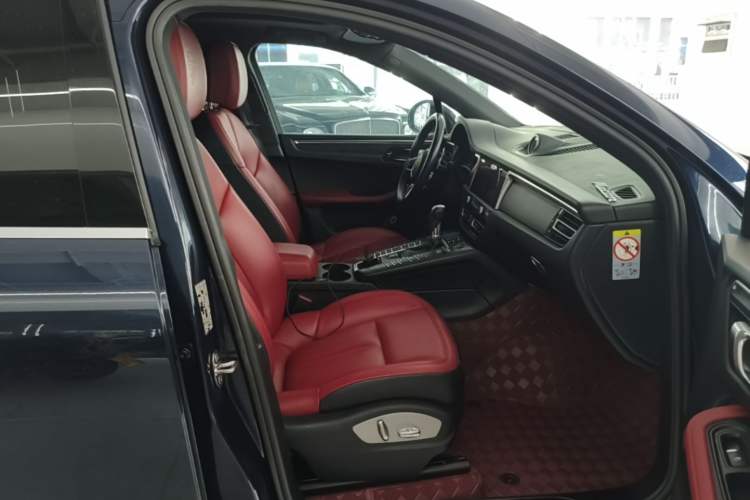 Used Porsche Macan 2020 Macan 2.0T Right Front Seat