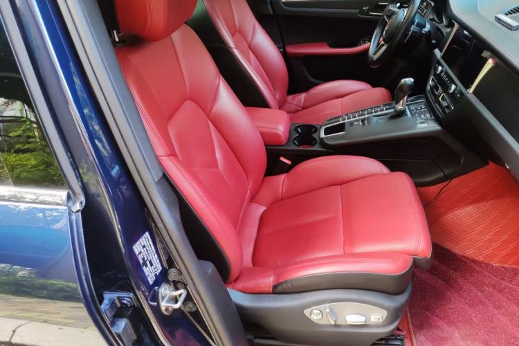 Used Porsche Macan 2020 Macan 2.0T Right Front Seat