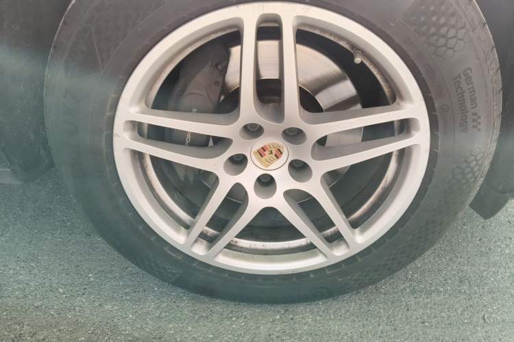 Used Porsche Macan 2020 Macan 2.0T Right Front Wheel Hub