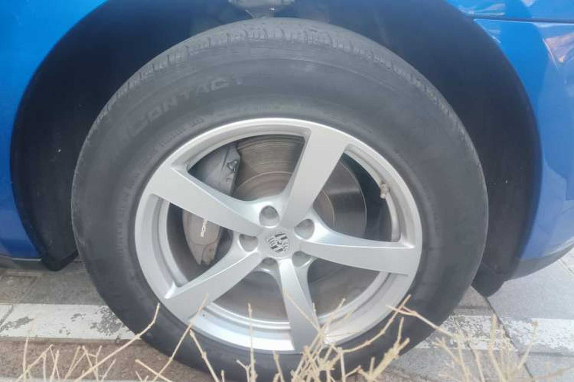 Used Porsche Macan 2020 Macan 2.0T Right Front Wheel Hub