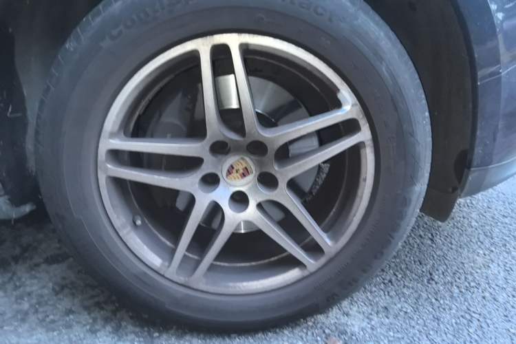 Used Porsche Macan 2020 Macan 2.0T Right Front Wheel Hub