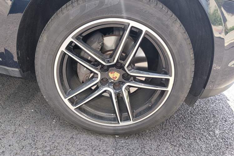 Used Porsche Macan 2020 Macan 2.0T Right Front Wheel Hub