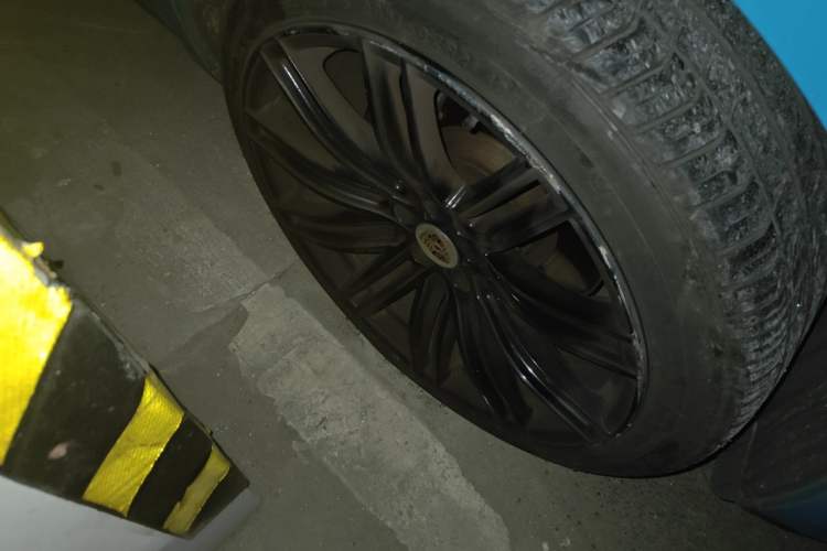 Used Porsche Macan 2020 Macan 2.0T Right Front Wheel Hub