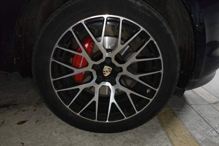 Used Porsche Macan 2020 Macan 2.0T Right Front Wheel Hub