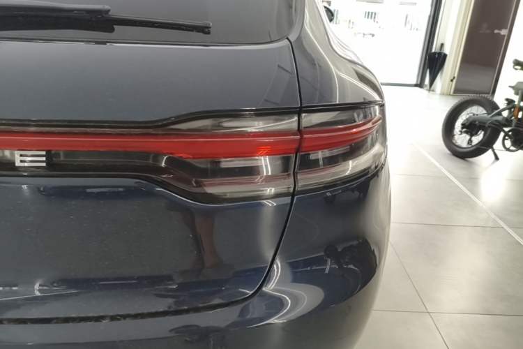Used Porsche Macan 2020 Macan 2.0T Right Rear Taillight