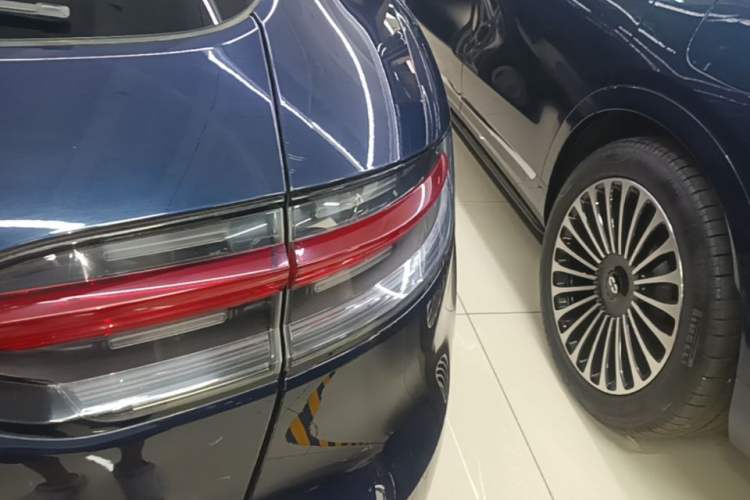 Used Porsche Macan 2020 Macan 2.0T Right Rear Taillight