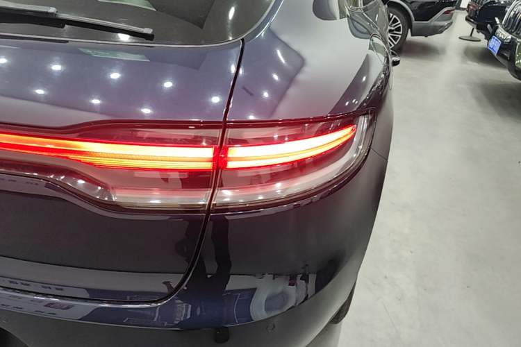 Used Porsche Macan 2020 Macan 2.0T Right Rear Taillight