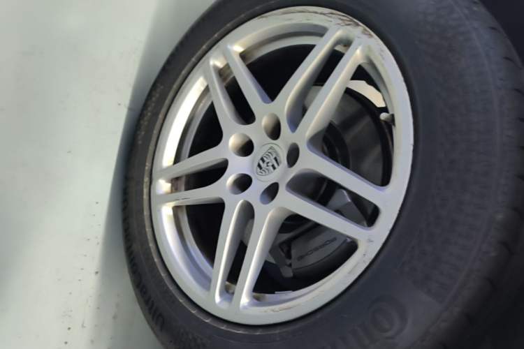 Used Porsche Macan 2020 Macan S 3.0T Right Rear Wheel Hub