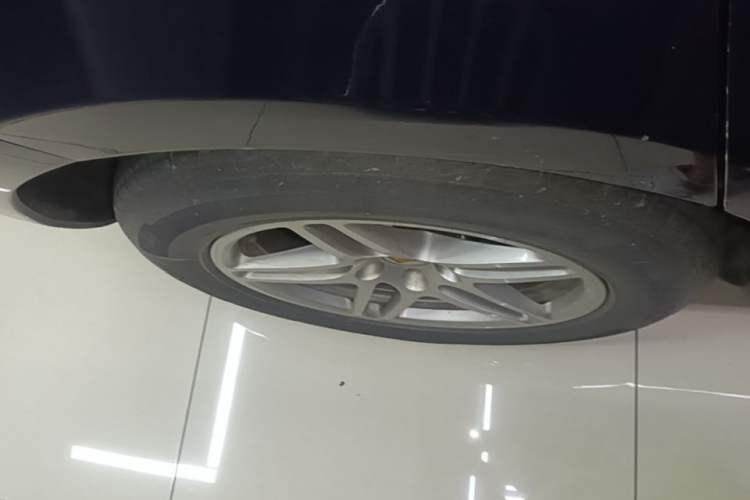 Used Porsche Macan 2020 Macan 2.0T Right Rear Wheel Hub