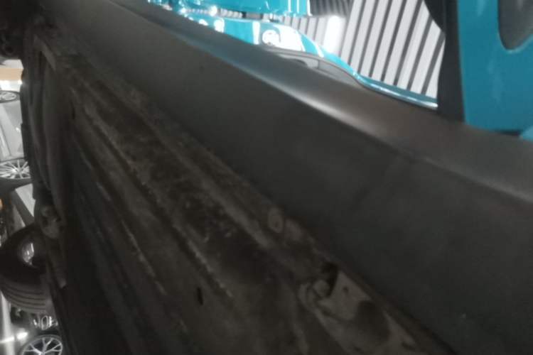 Used Porsche Macan 2020 Macan 2.0T Right Side Sill