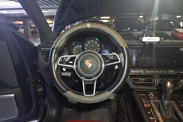 Used Porsche Macan 2020 Macan 2.0T Steering Wheel