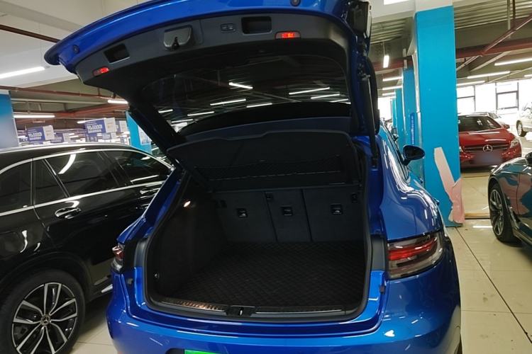 Used Porsche Macan 2020 Macan 2.0T Trunk