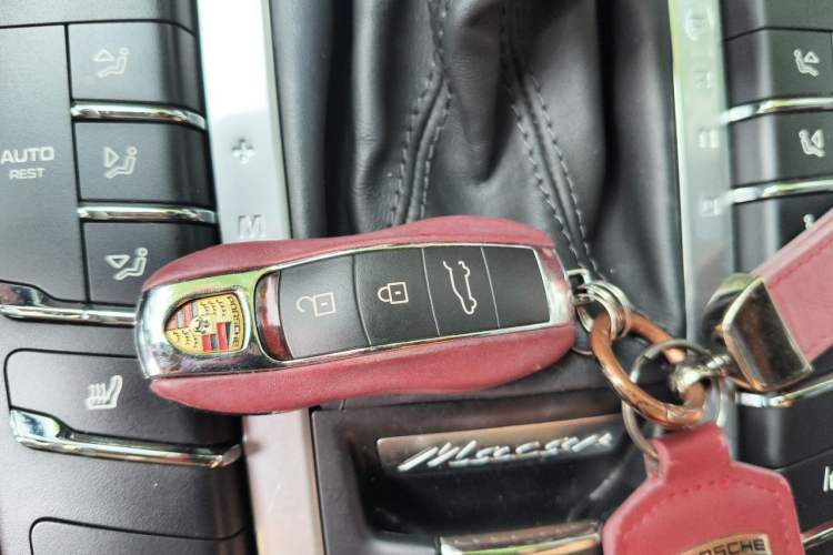 Used Porsche Macan 2020 Macan 2.0T Vehicle Key