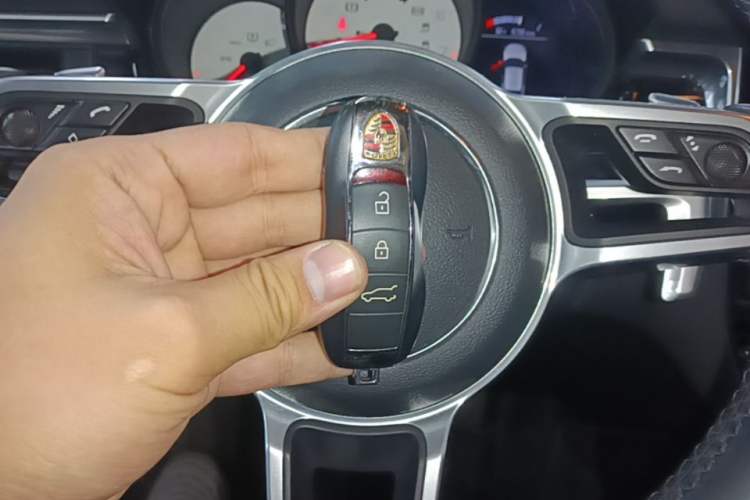 Used Porsche Macan 2020 Macan 2.0T Vehicle Key