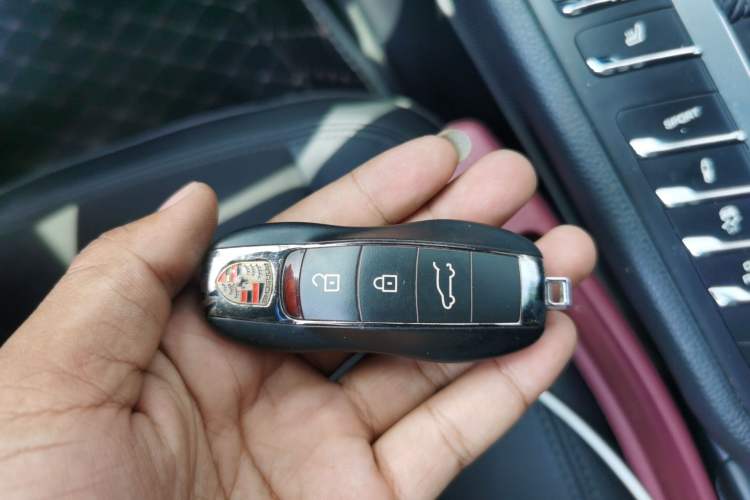 Used Porsche Macan 2020 Macan 2.0T Vehicle Key