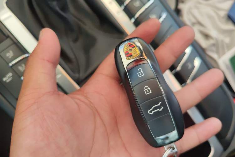Used Porsche Macan 2020 Macan 2.0T Vehicle Key