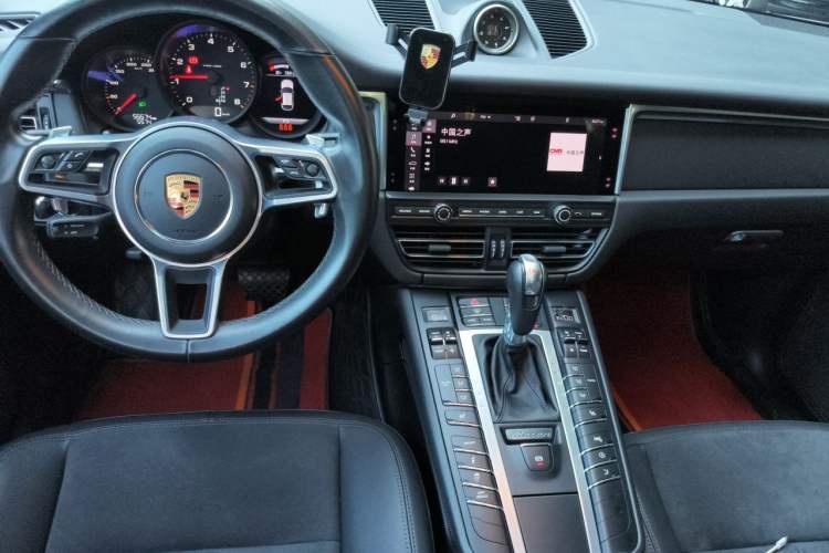 Used Porsche Macan 2020 Macan 2.0T Center Console