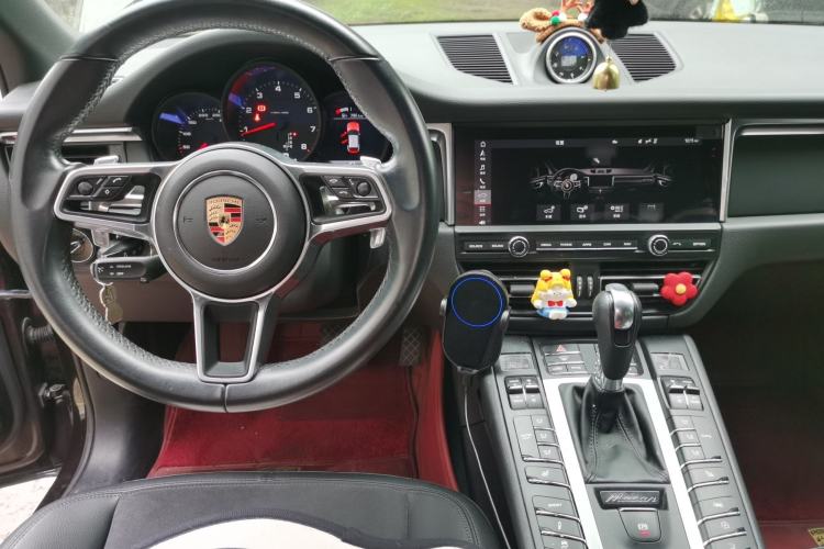 Used Porsche Macan 2020 Macan 2.0T Center Console